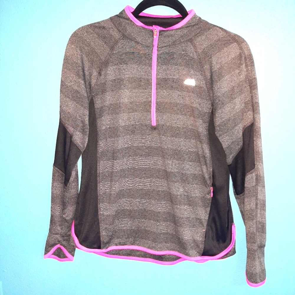 Avia woman's zip closure top
